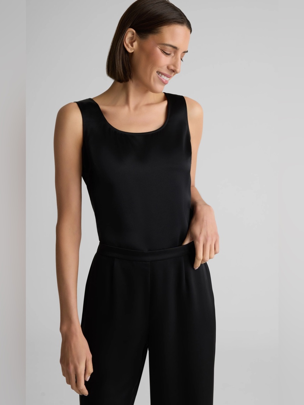 St John Liquid Satin Scoop Neck Tank Top Shell in Black Size M